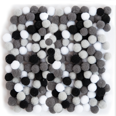 POMPONY POLIESTROWE 1CM MIX BIAŁO-CZARNY 120SZT KSPO-032