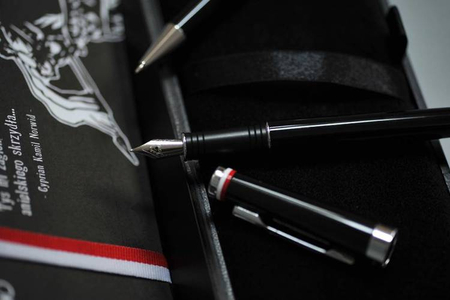 EXO HUSARIA POLSKA ZESTAW PIÓRO + DŁUGOPIS CHROM CZARNY 1020FPBP
